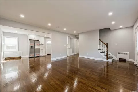 34 Meadowbrook Rd, Hempstead, NY 11550