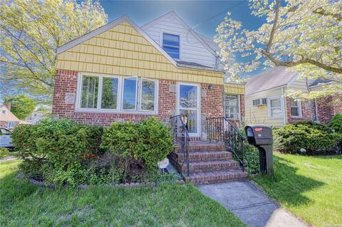 83 Roeckel Ave, Valley Stream, NY 11580
