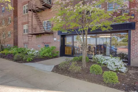 144-60 Gravett Rd #5D, Flushing, NY 11367