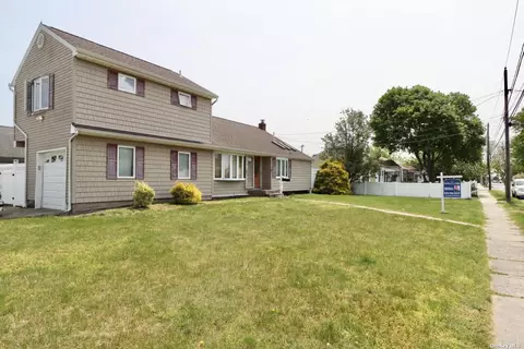 48 Wilson Ave, Amityville, NY 11701