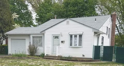 13 Drake Ln, Kings Park, NY 11754