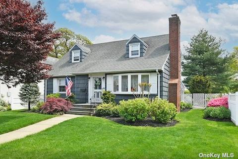 1952 Miller Pl, Merrick, NY 11566