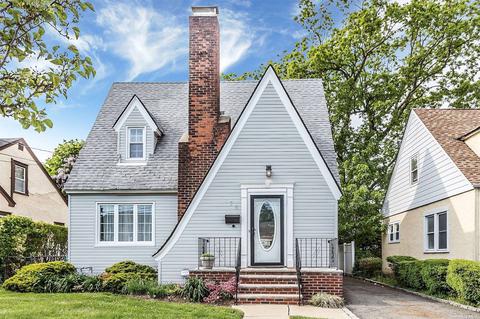175 Crowell St, Hempstead, NY 11550