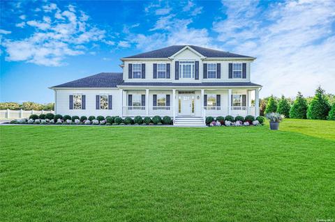 38 Calverton Ct, Wading River, NY 11792