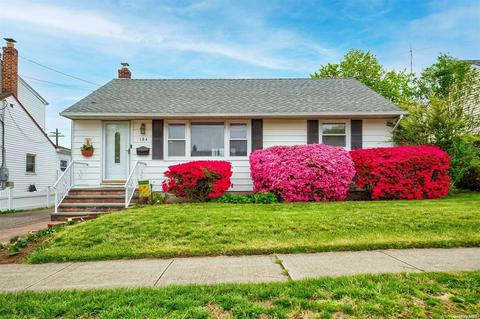 184 Ohio St, Hicksville, NY 11801