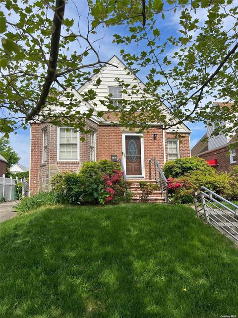 58-15 187 St, Fresh Meadows, NY 11365