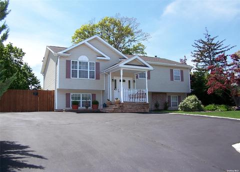 580 Rosevale Ave, Ronkonkoma, NY 11779