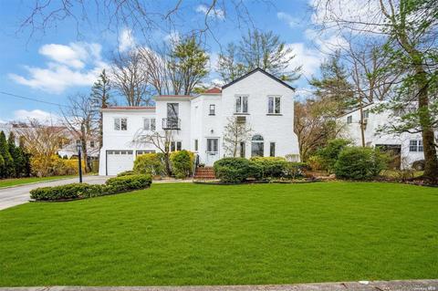 10 Duxbury Rd, Great Neck, NY 11023