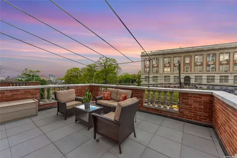 84-49 168th St #2J, Jamaica, NY 11432