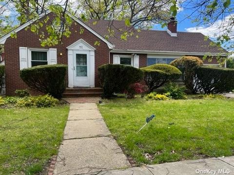 445 Yale Ave, Rockville Centre, NY 11570