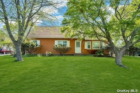 305 Conklin Ave, Patchogue, NY 11772
