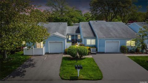 707 Cabot Ct #707, Saint James, NY 11780