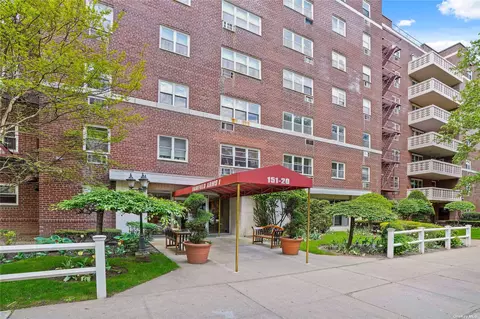 151-20 88th St #4L, Howard Beach, NY 11414