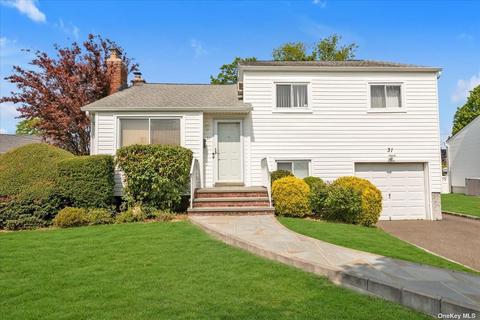 31 Nautilus Ave, Plainview, NY 11803