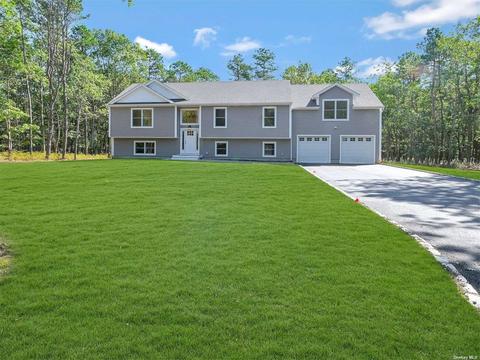 21 N Cozine Rd, Manorville, NY 11949