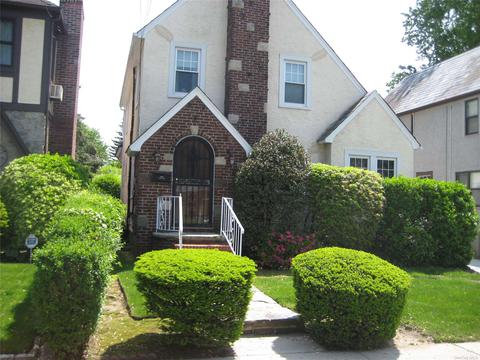 27-27 164th St, Flushing, NY 11358