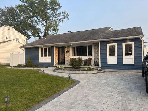 116 Washington St, Farmingdale, NY 11735