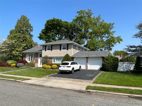 1690 Bard Ln, East Meadow, NY 11554