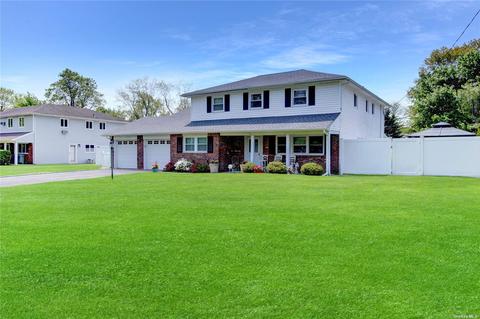 5 Cardinal Ln, East Northport, NY 11731