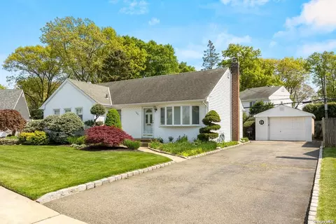 785 Buchanan Rd, East Meadow, NY 11554