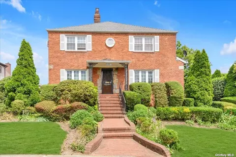 85-51 211 St, Queens Village, NY 11427