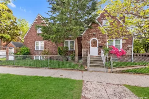46-66 188th St, Flushing, NY 11358