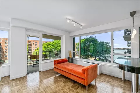 166-25 Powells Cove Blvd #5F, Beechhurst, NY 11357