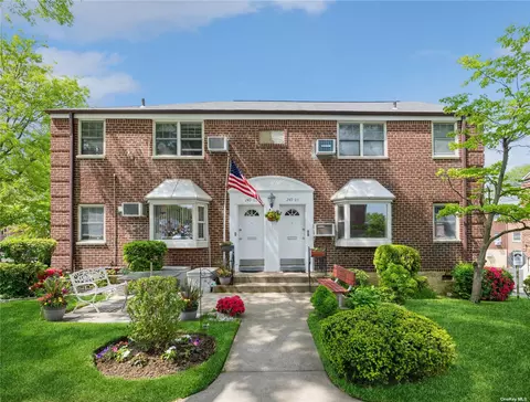 249-03 61st Ave #LOWER, Little Neck, NY 11362