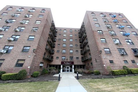 87-50 204 St #A46, Hollis, NY 11423