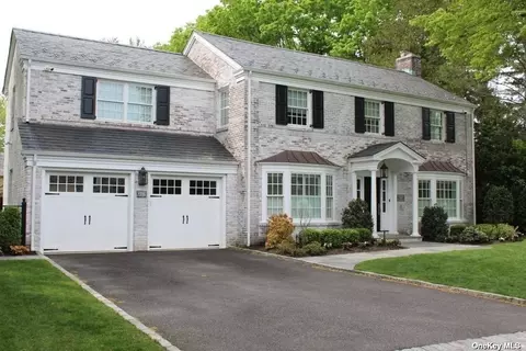 98 Trumbull Rd, Manhasset, NY 11030