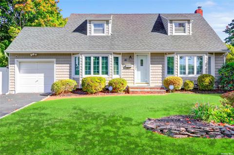 40 Radburn Dr, Commack, NY 11725