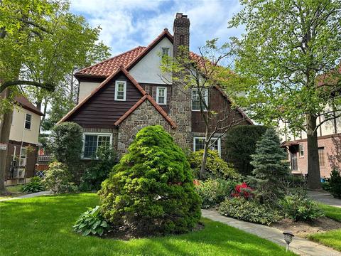 249-21 Thornhill Ave, Little Neck, NY 11362