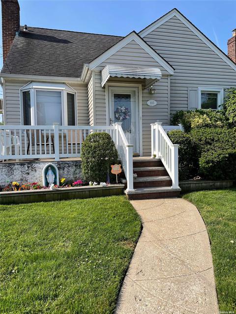 49 James St, Franklin Square, NY 11010