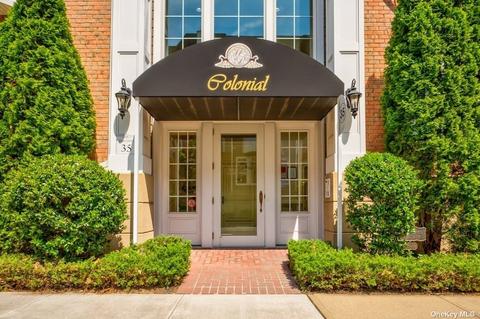 94 Shady Ln #303-35, Westbury, NY 11590