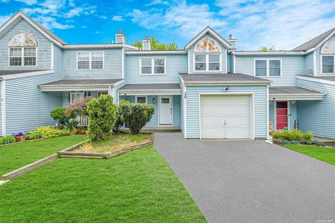 36 Smith St, Central Islip, NY 11722