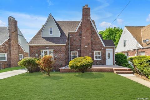 5 Flint Ave, Hempstead, NY 11550