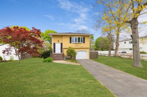 76 Sycamore Ave, Central Islip, NY 11722