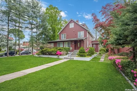 216 Schenck Ave, Great Neck, NY 11021