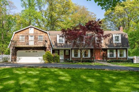 33 Winkle Point Dr, Northport, NY 11768