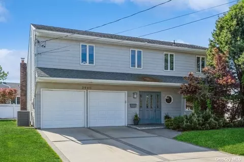 3940 Bea Ct, Oceanside, NY 11572