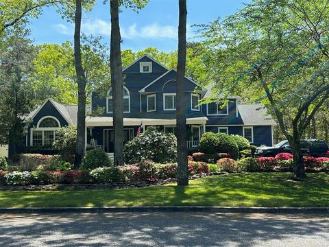 4 Bridle Path, Manorville, NY 11949