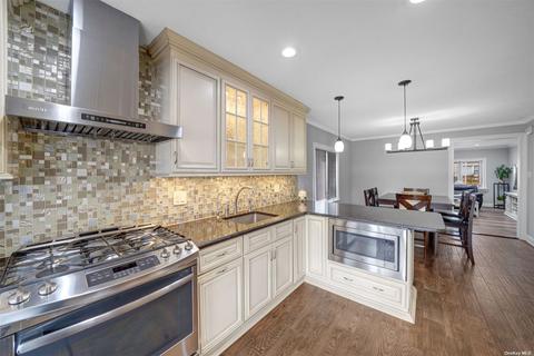 32-25 202nd St, Flushing, NY 11361