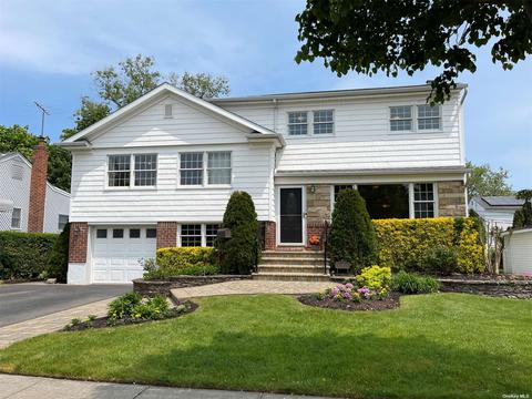 9 Barbara Dr, Syosset, NY 11791