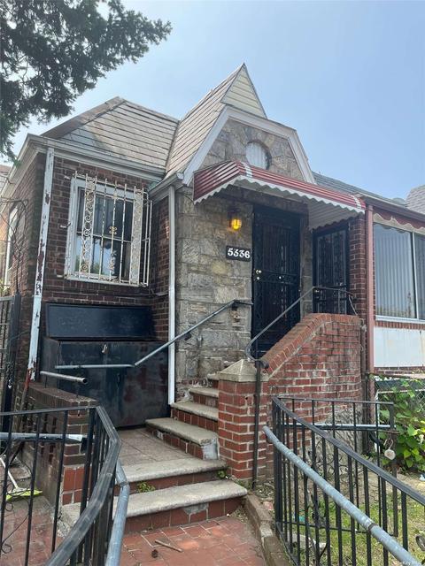 53-36 37th Rd, Woodside, NY 11377
