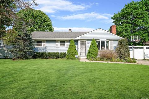 2815 Eagle Ave, Medford, NY 11763