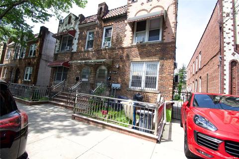 47-06 67th St, Woodside, NY 11377
