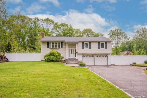 23 Clover Dr, Smithtown, NY 11787