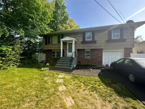 176 Tell Ave, Deer Park, NY 11729