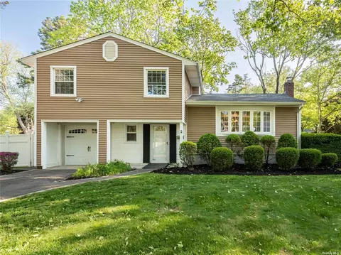 2 Fenton St, Melville, NY 11747