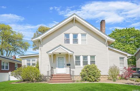 7 Cherry St, Valley Stream, NY 11581
